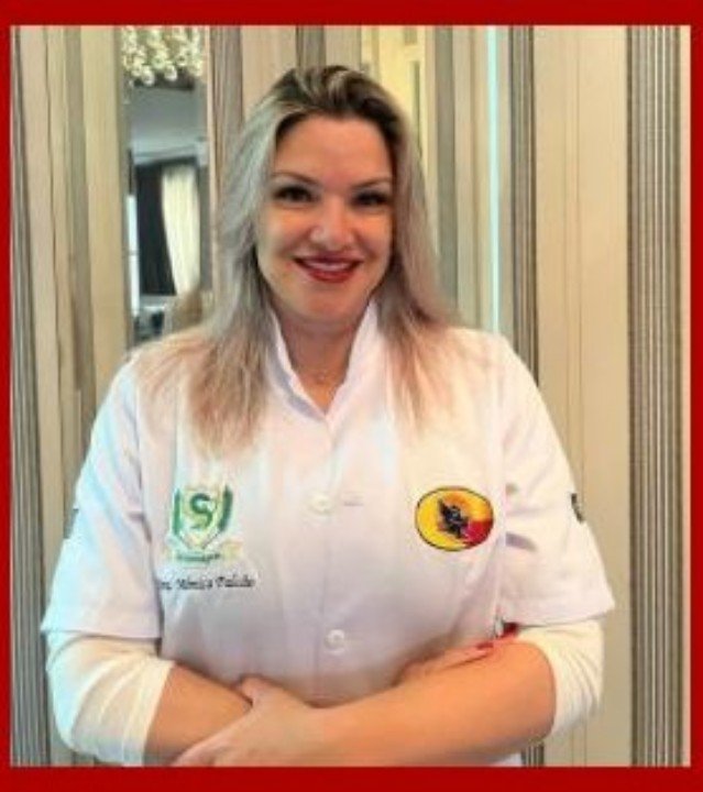 Mônica Falcão - Enfermeira Chefe