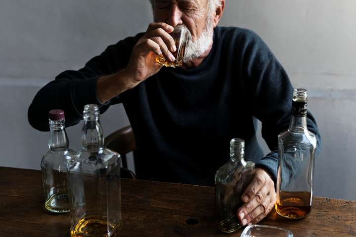 Alcoolismo na Terceira Idade: Entenda os Riscos e Como Tratar