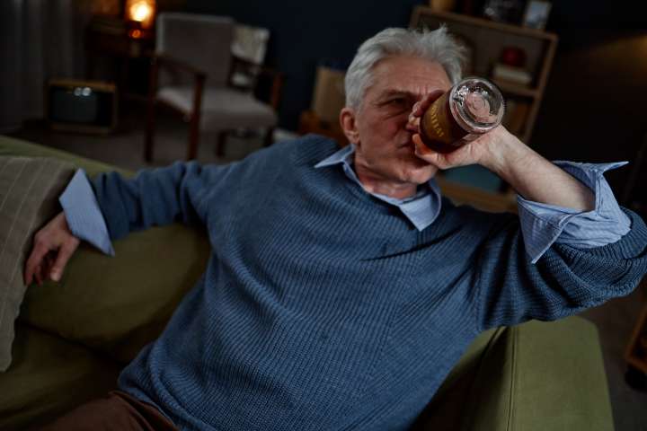 Por Que o Alcoolismo em Idosos É um Problema Subestimado?